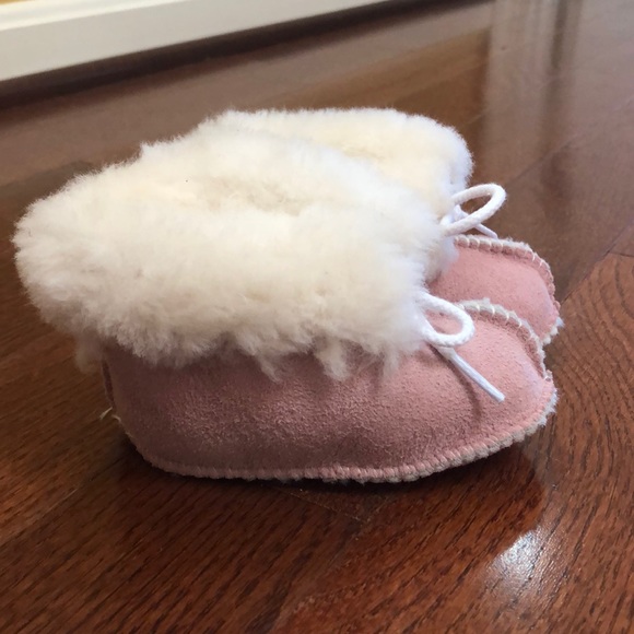 minnetonka baby booties